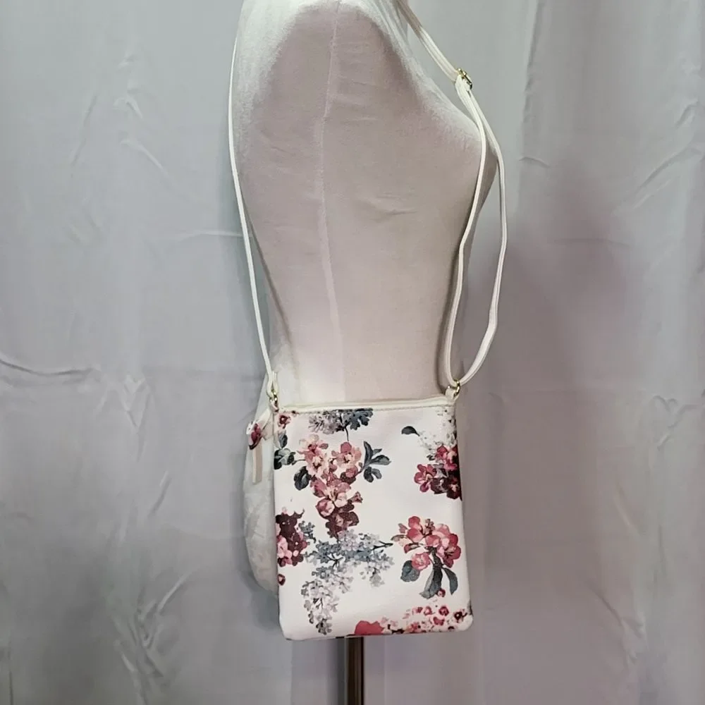 Women's Small White Floral Adjustable Crossbody Bag 8in(H)x 7in(L)x 0.5in (W) 🐈 - Picture 7 of 7